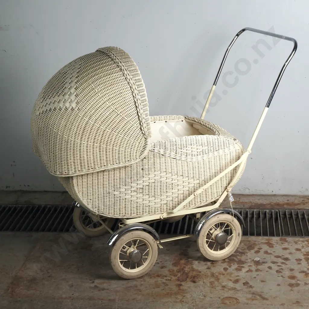 Vintage Cane Baby's Pram w Metal Frame Image 1++
