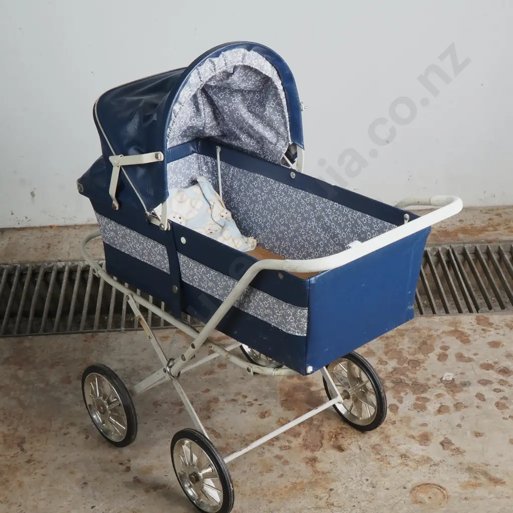 Vintage Dolls Pram w Blue Vinyl Body, Patterned Lining & a Metal Chassis. Circa 1960 Image 1++