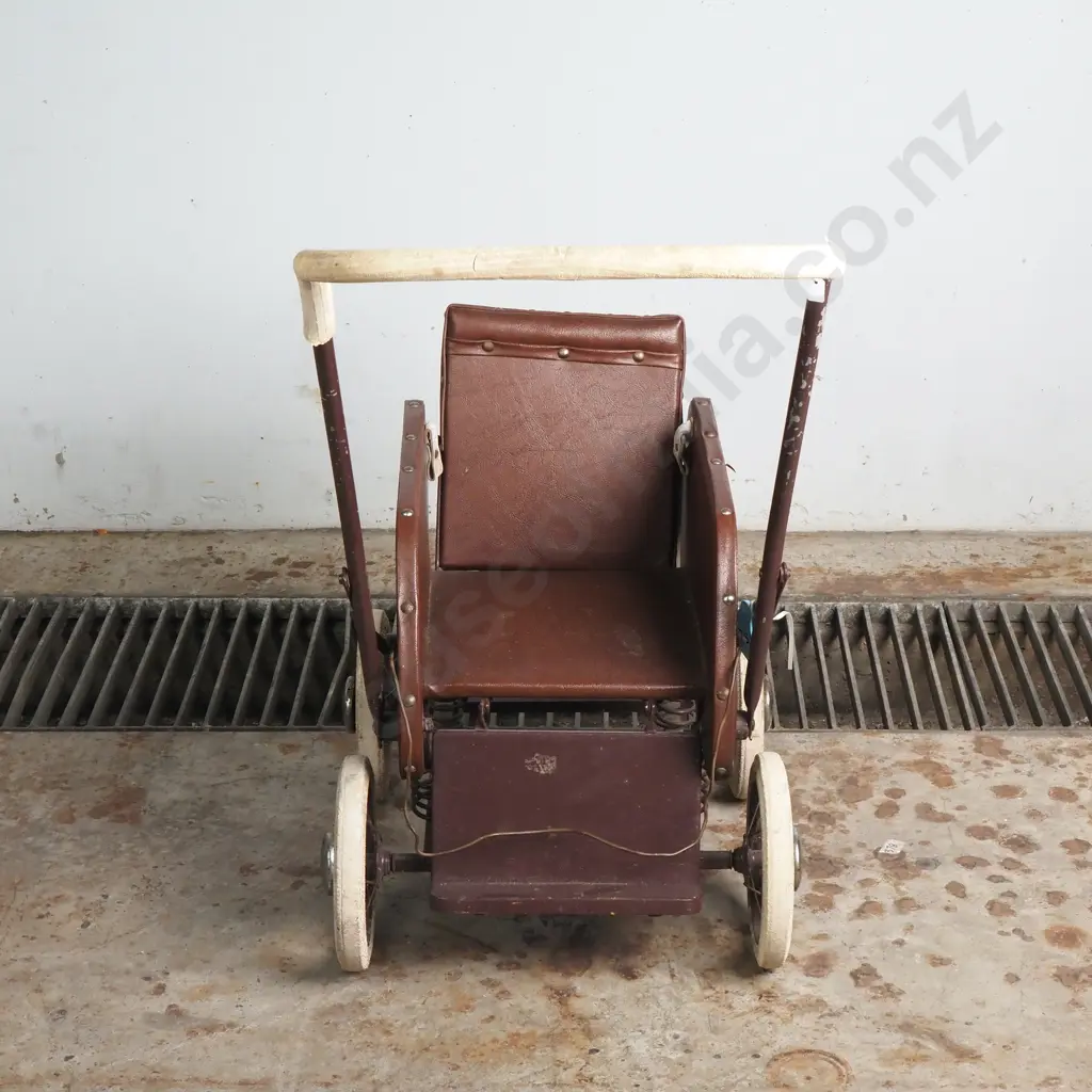 Vintage Dolls Pushchair w Ply Sides, Wooden Footrest & Upholstered in Vinyl Image 1++