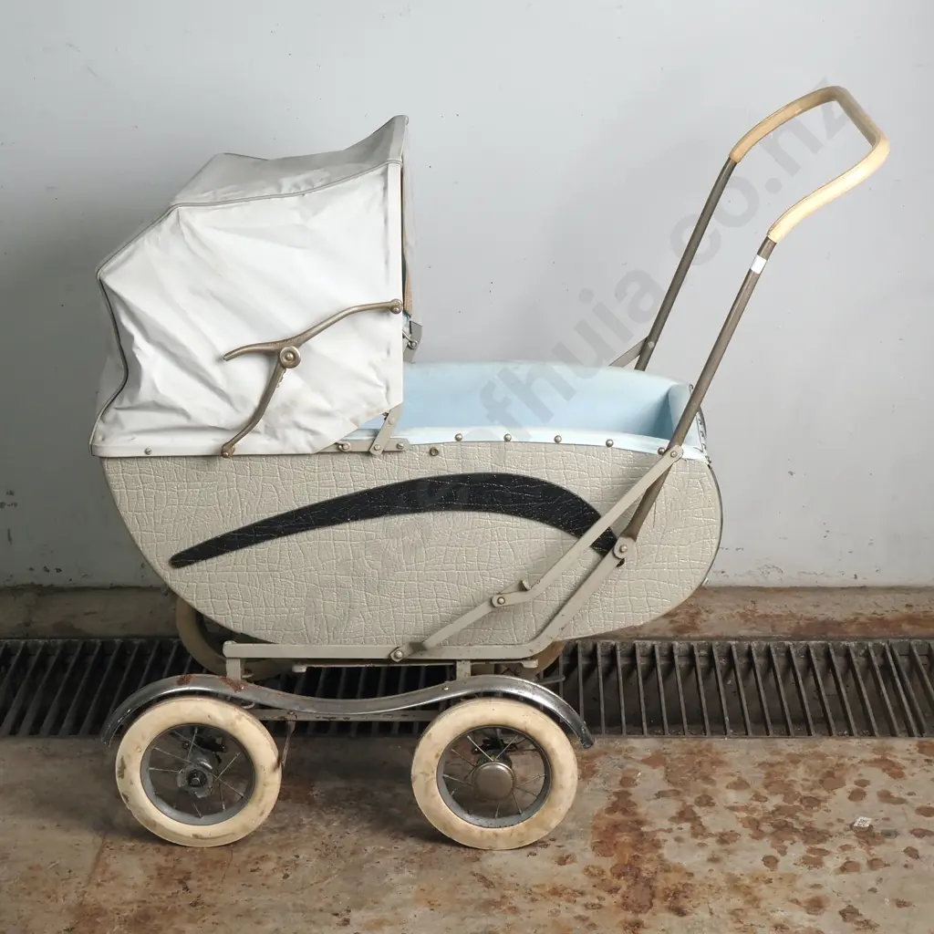 Vintage Baby's Carriage w Deep Grey Textured Body Image 1++