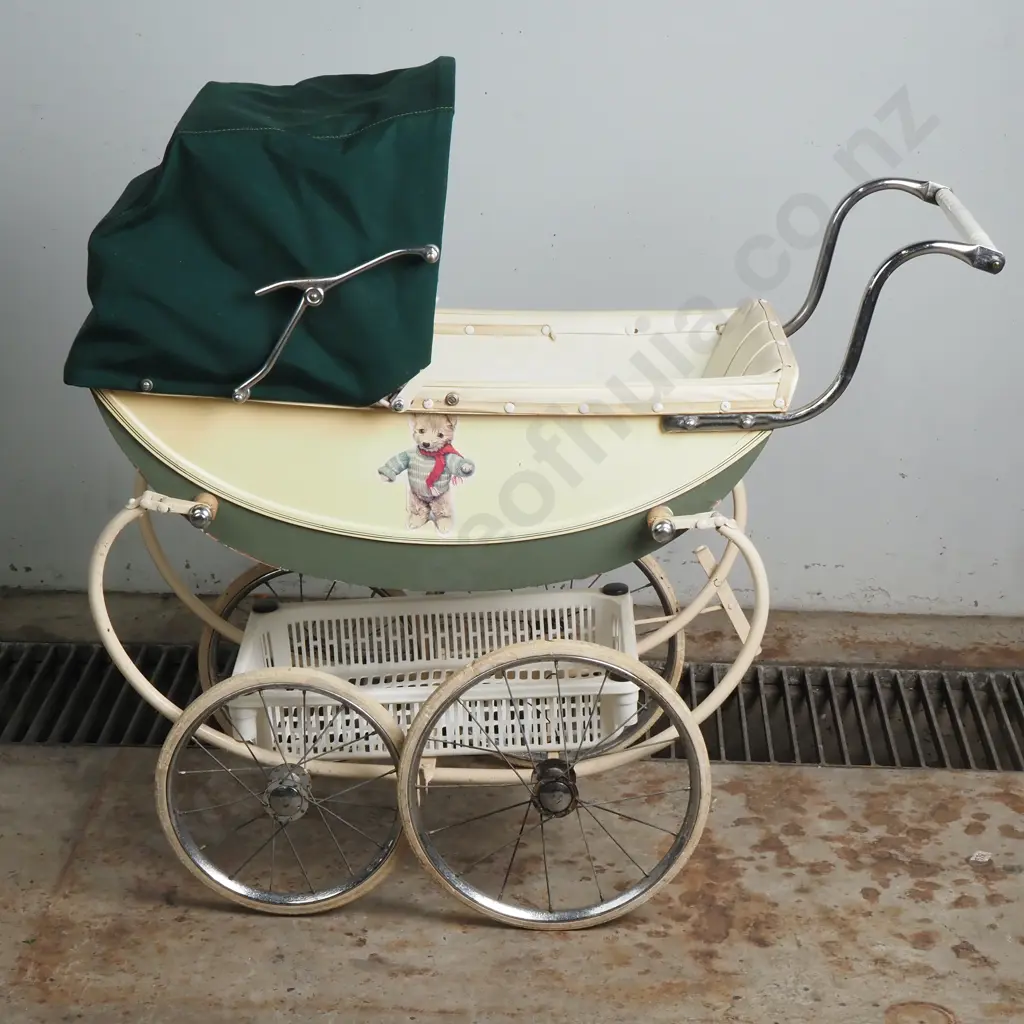 Vintage Coach Built Pram w Folding Fabric Hood Image 1++