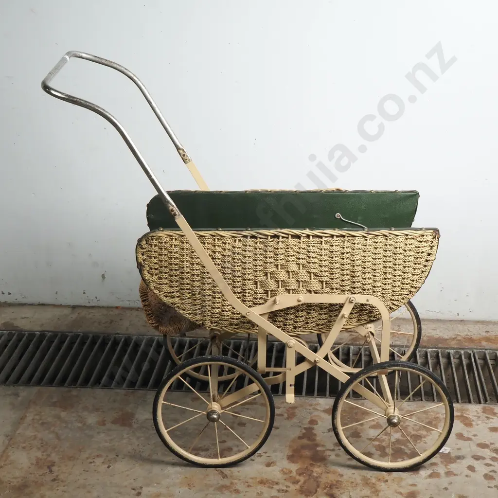 Early Cane Child's Stroller w Metal Frame & No Hood Image 1++