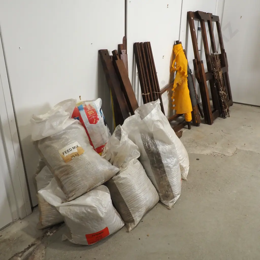 Large Original Weaving/Spinning Loom Image 1++