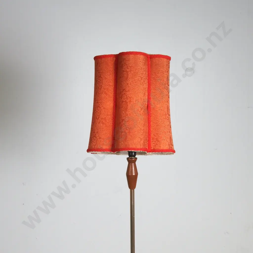 Mid Century Standard Lamp w Metal & Wood Stem & Quatrefoil Shaped Lamp  Image 1++