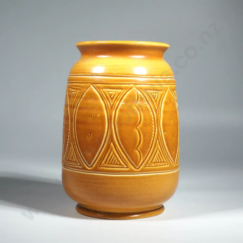 Vintage Susie Cooper Incised Vase.Signed & Dated 1932 To Base Image 1++
