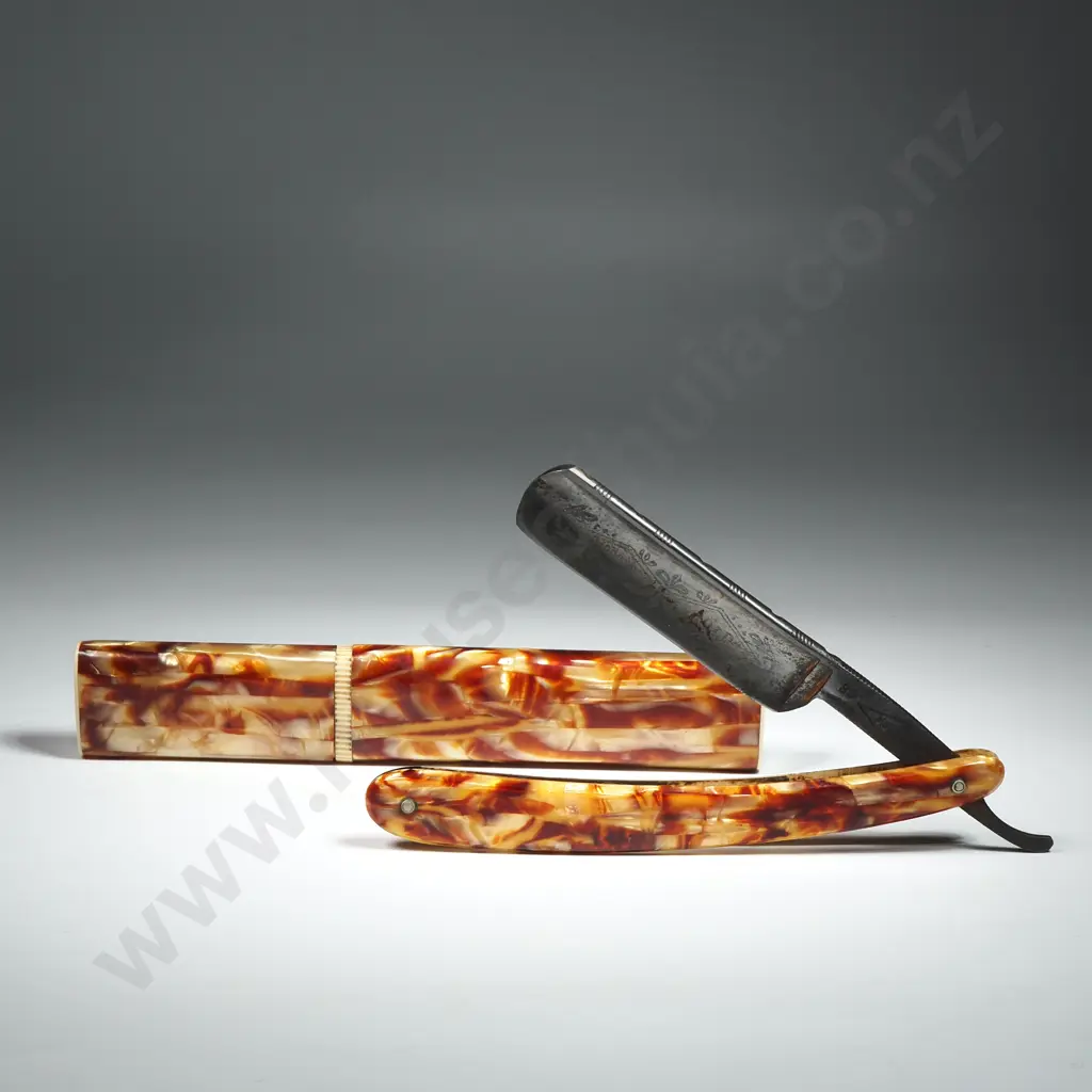 Marbled Modoso Gold Cut-Throat Straight Blade Razor - Matching Case Image 1++