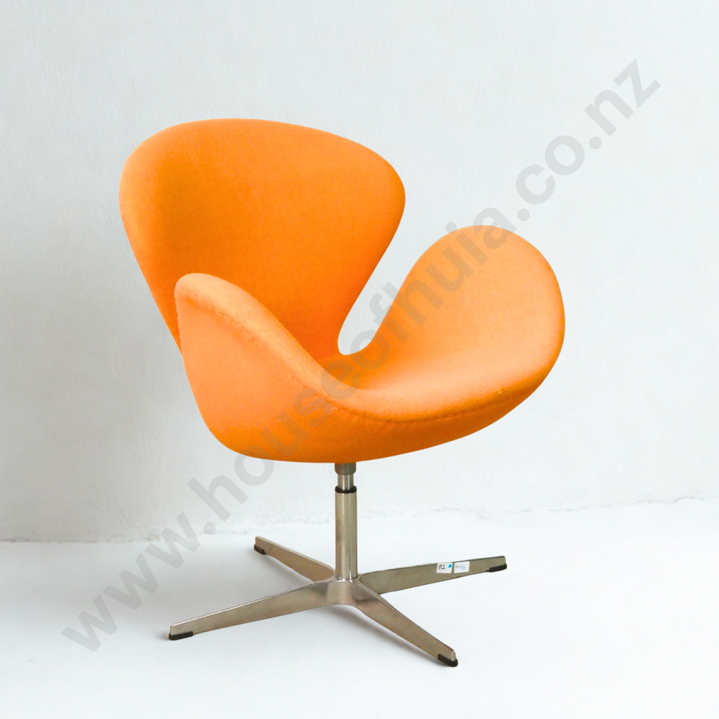 Fritz Hansen Style Swan Chair in Peach Coloured Fabric Image 1++