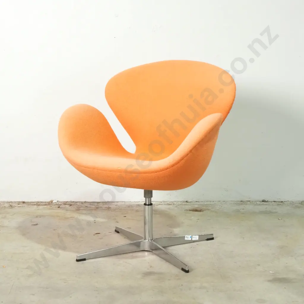 Fritz Hansen Style Swan Chair in Peach Coloured Fabric Image 1++