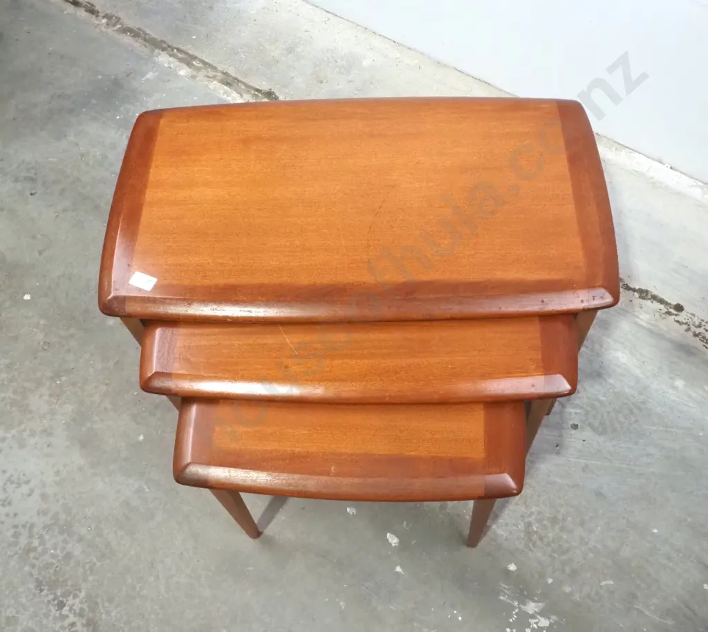 Set Of Three Mahogany Mid Century Modern Nesting Tables Image 1++