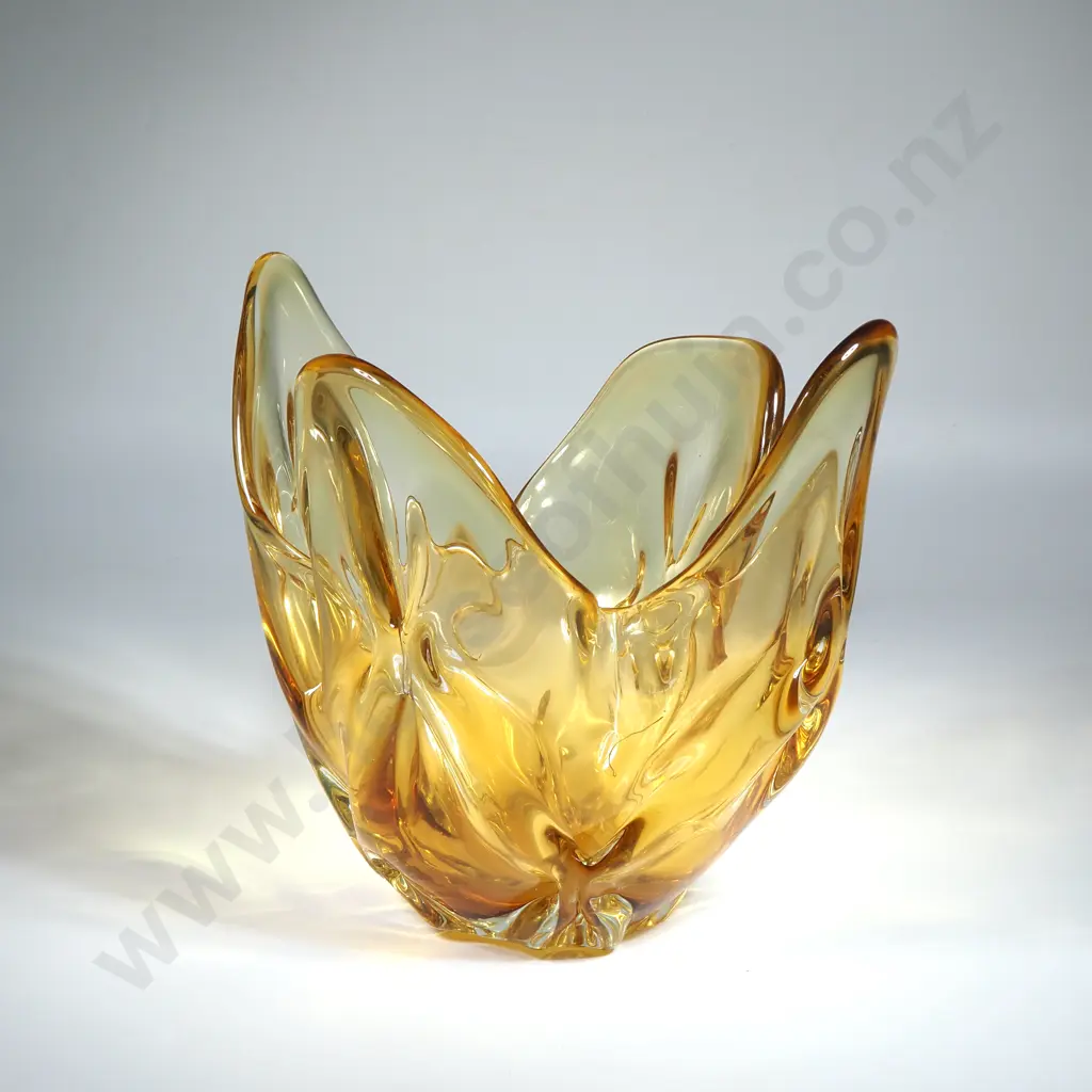 Mid Century Japanese Hineri Art Glass Handkerchief Vase Image 1++