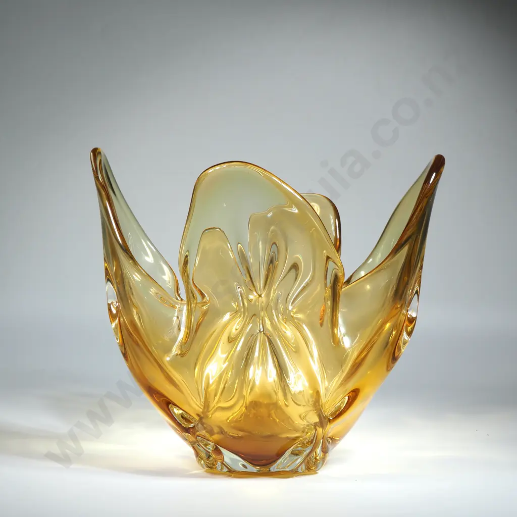 Mid Century Japanese Hineri Art Glass Handkerchief Vase Image 1++