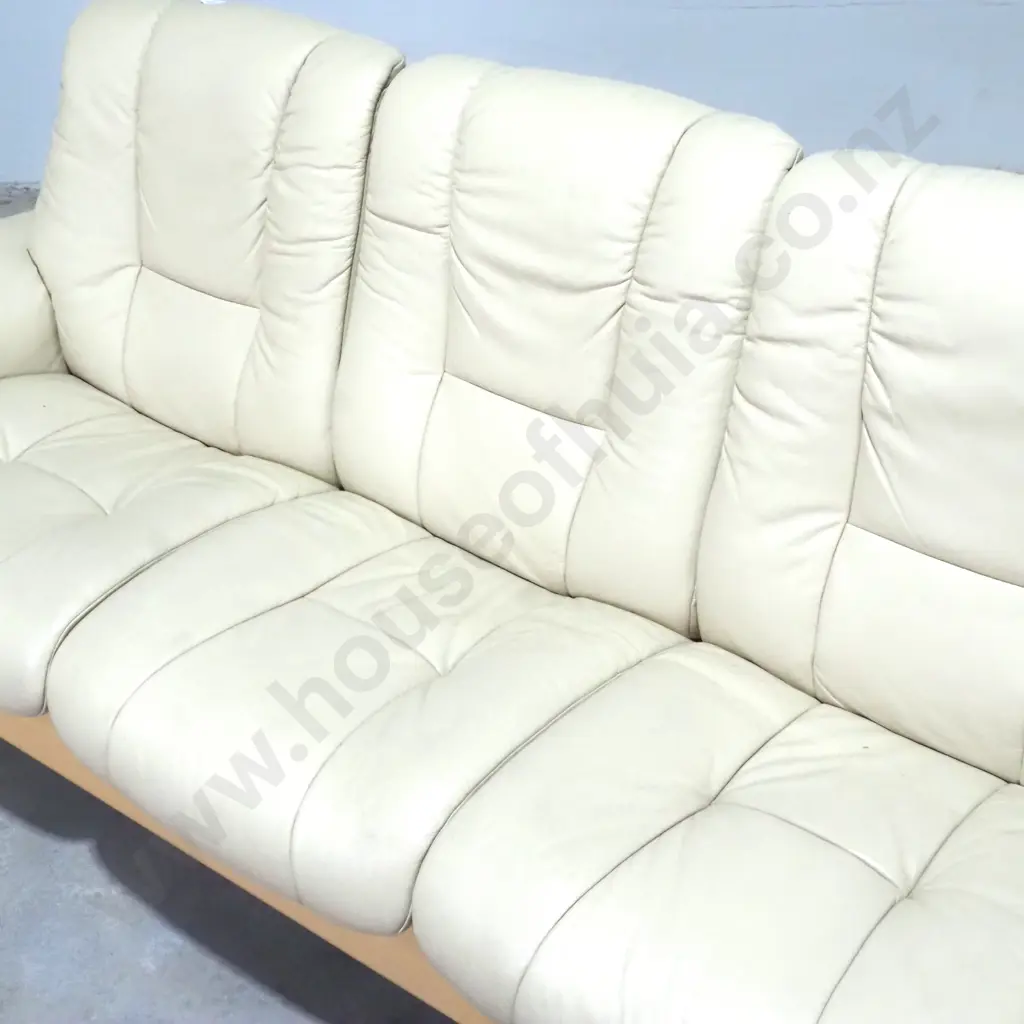 Stressless Windsor Three Seater Sofa with natural timber frame & Individually Reclining Seats. Retail $12,999 Image 1++