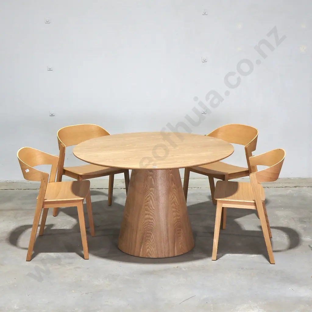 Scandinavian Style Round Ash Coloured Circular Dining Table & Four Matching Bentwood Dining Chairs Image 1++