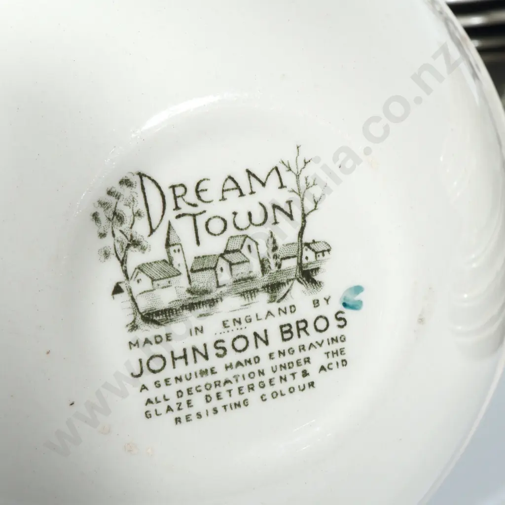 Johnson Bros Ceramic Set 'Dream Town' Image 1++