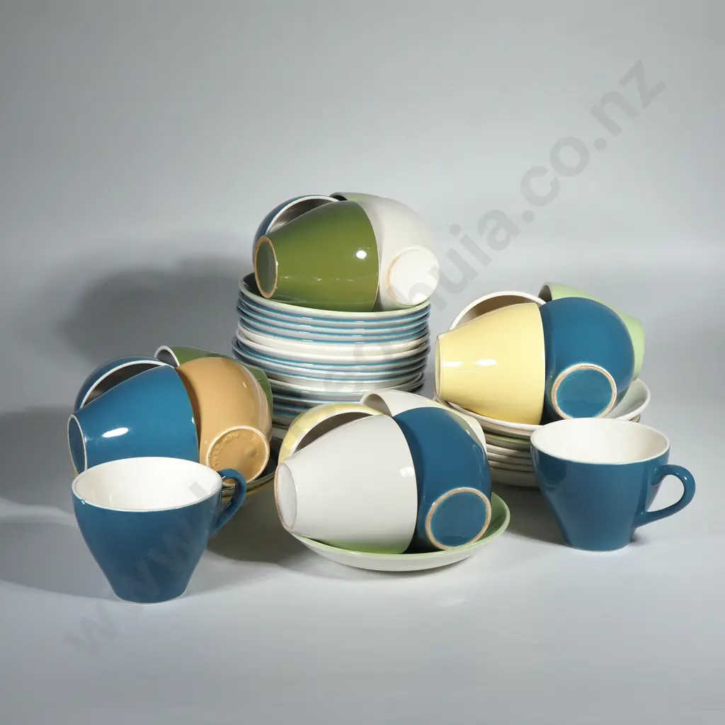 Eighteen Crown Lynn Harlequin Cups & Saucers Image 1++