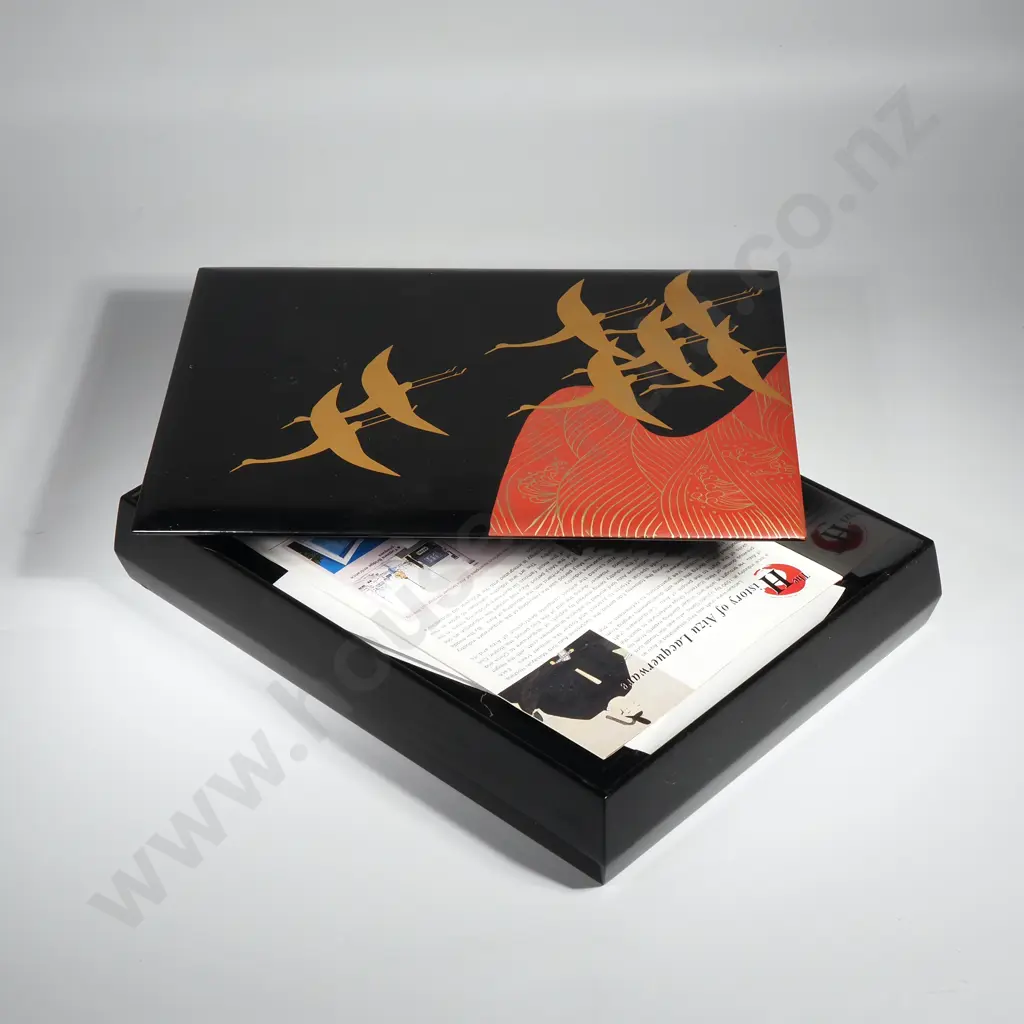 Aizu Lacquerware Box w Lid Image 1++