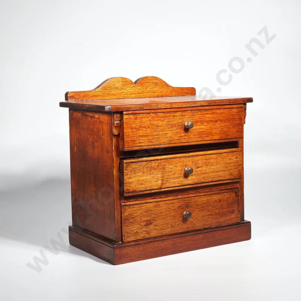 Mahogany Three Drawer Apprentice Chest Jewellery Box Image 1++