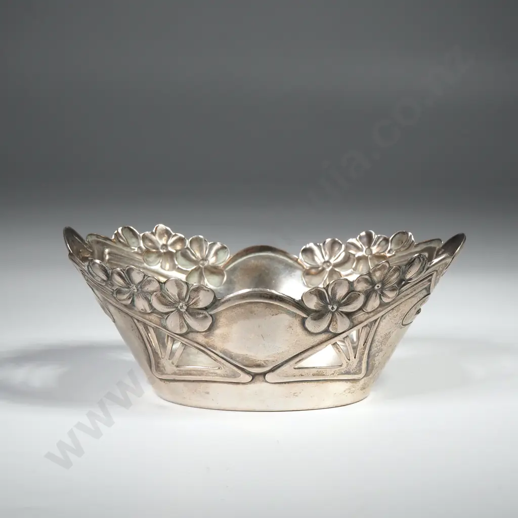 Art Nouveau 800 Silver Bonbon Dish Image 1++