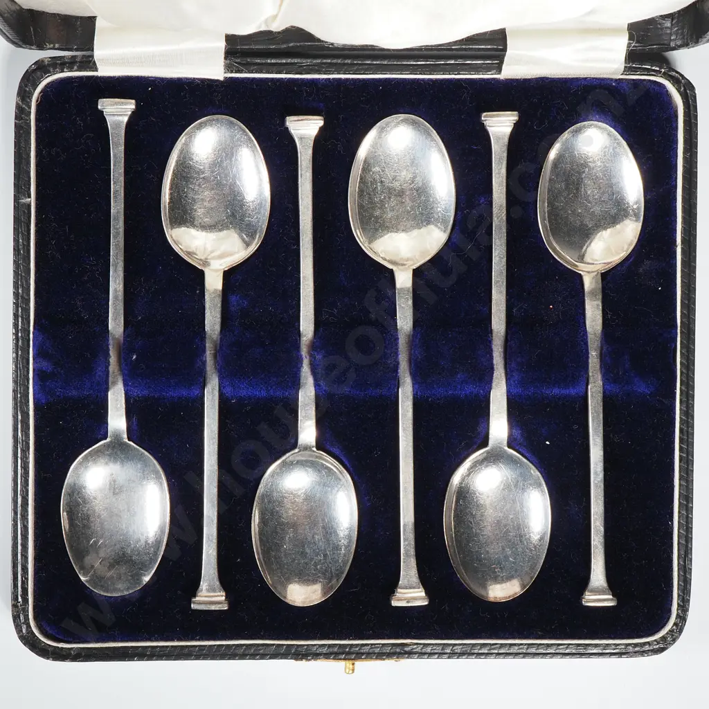 Cased Set of Sterling Silver Teaspoons Image 1++