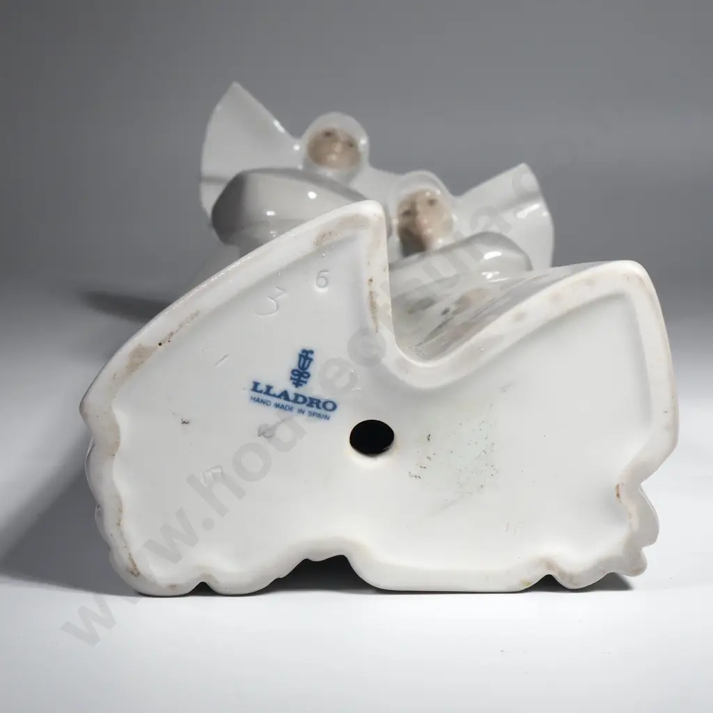 Lladro Porcelain Figure " Nuns " No 4611 Image 1++