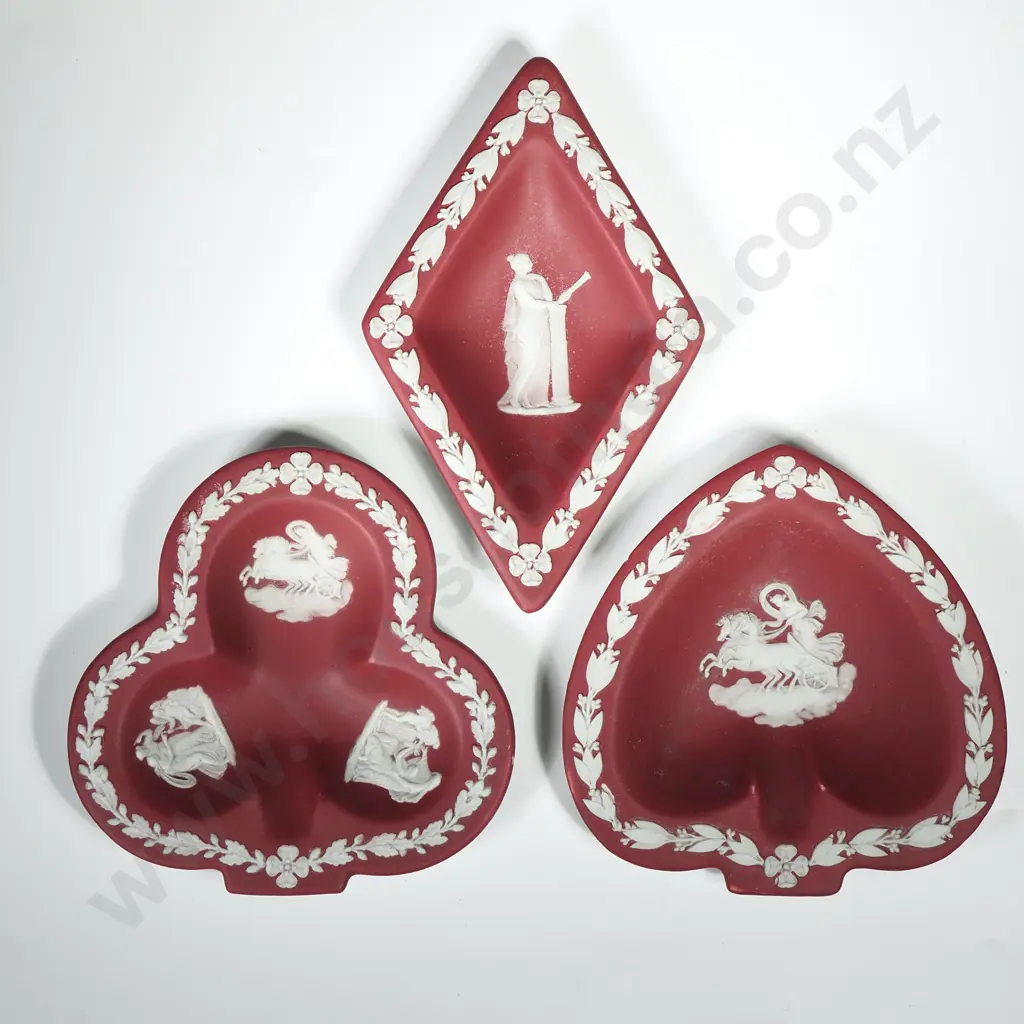 Three Crimson Wedgewood Card Dishes Image 1++