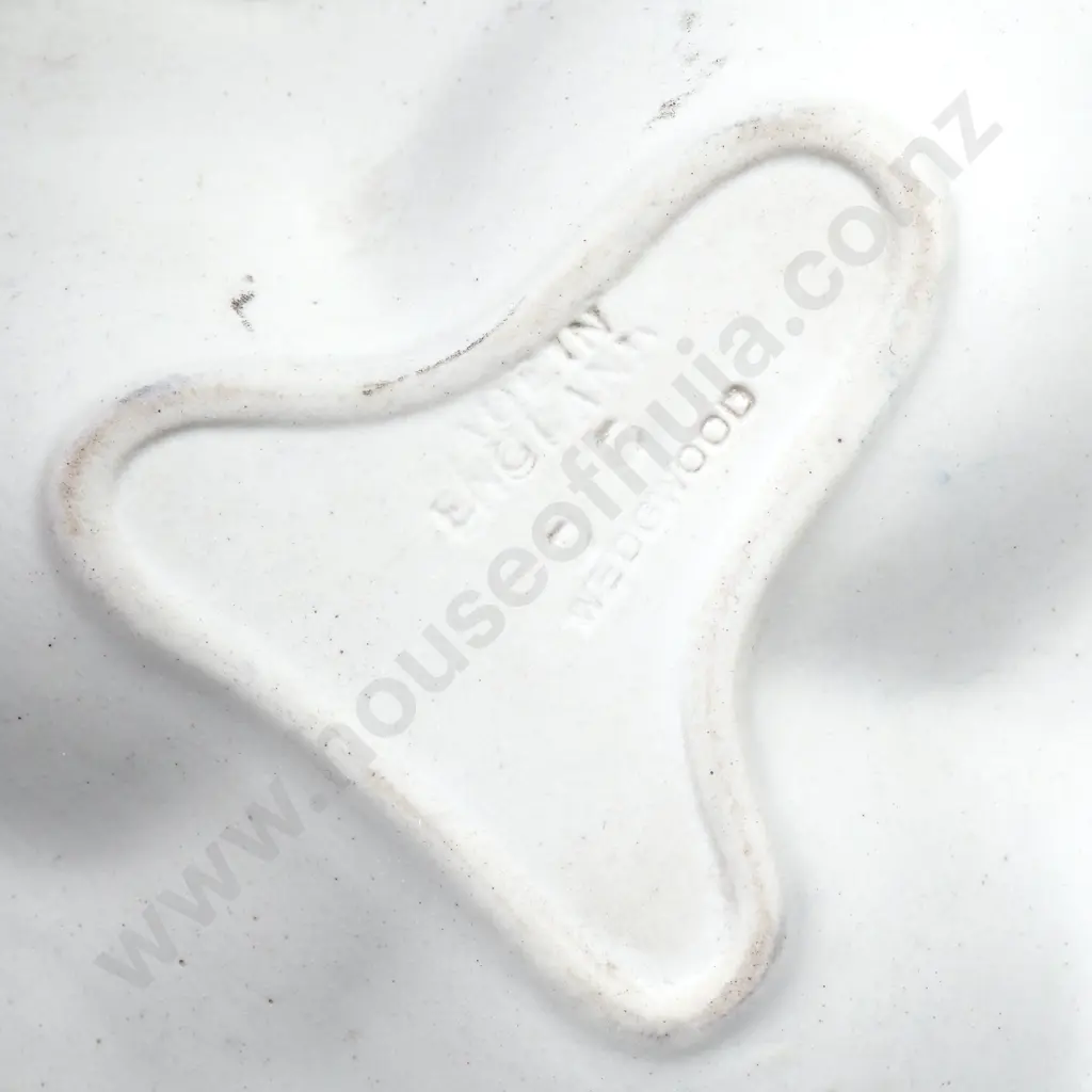 Three Crimson Wedgewood Card Dishes Image 1++