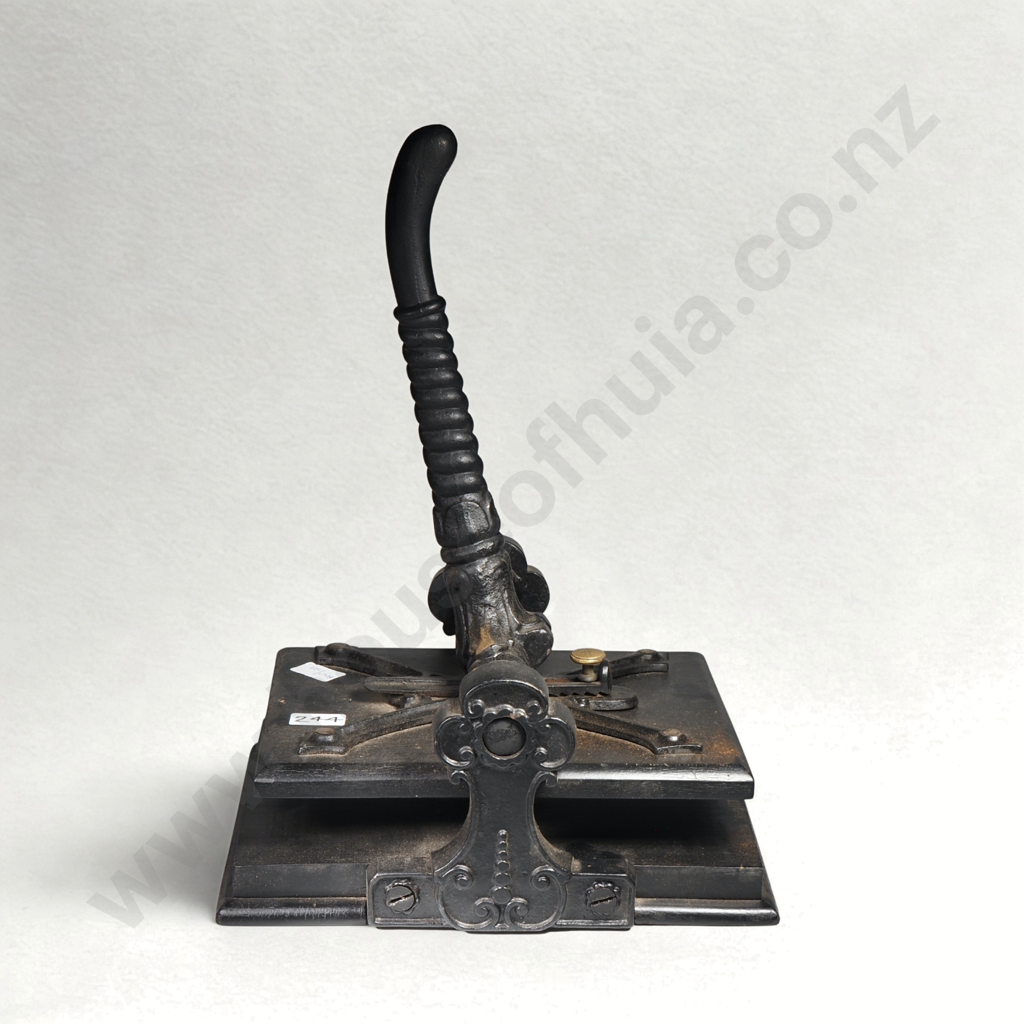 Ornate Cast & Timber  Iron Book Press w Decorative Screw Mechanism Image 1++