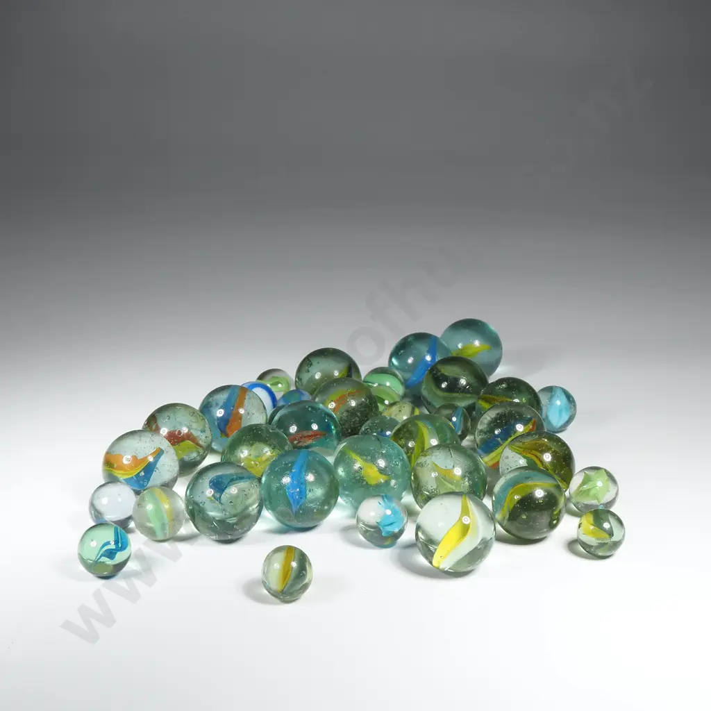 Assorted Lot of Vintage Marbles Image 1++