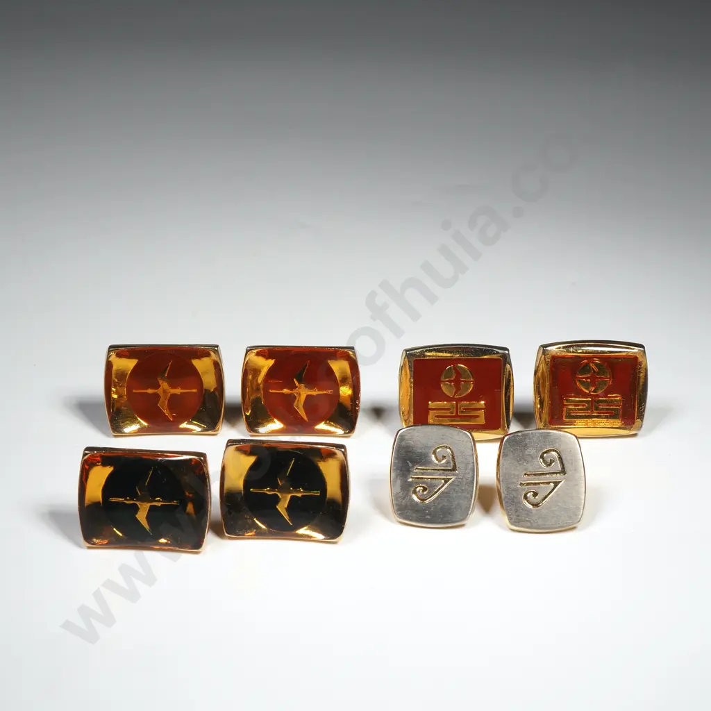 Box of Air New Zealand Cufflinks for 25 Year Service Image 1++