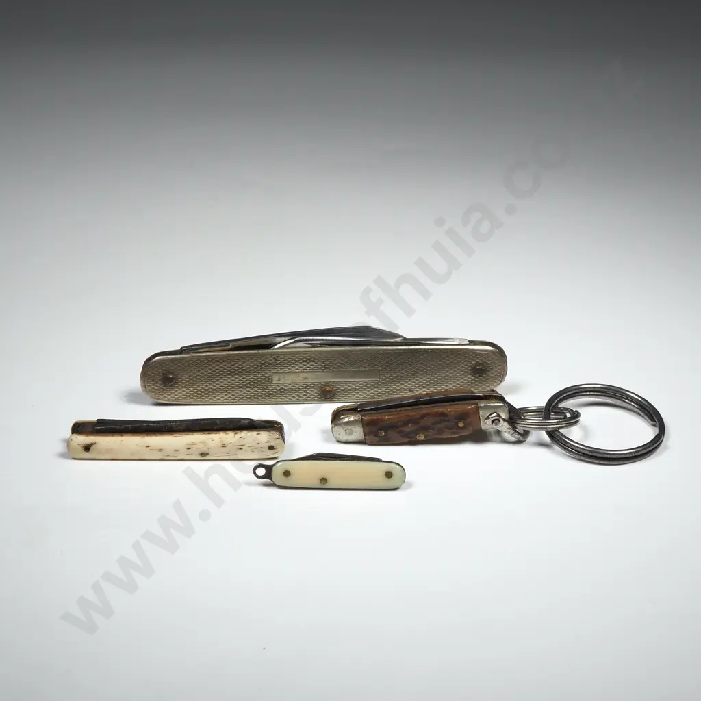 Four Mixed Size Pocket Knives Image 1++