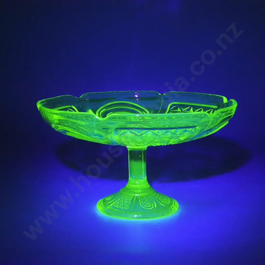 Yellow Uranium Glass Diamonds & Arches Glass Comport. Possibly Crown Crystal Image 1++