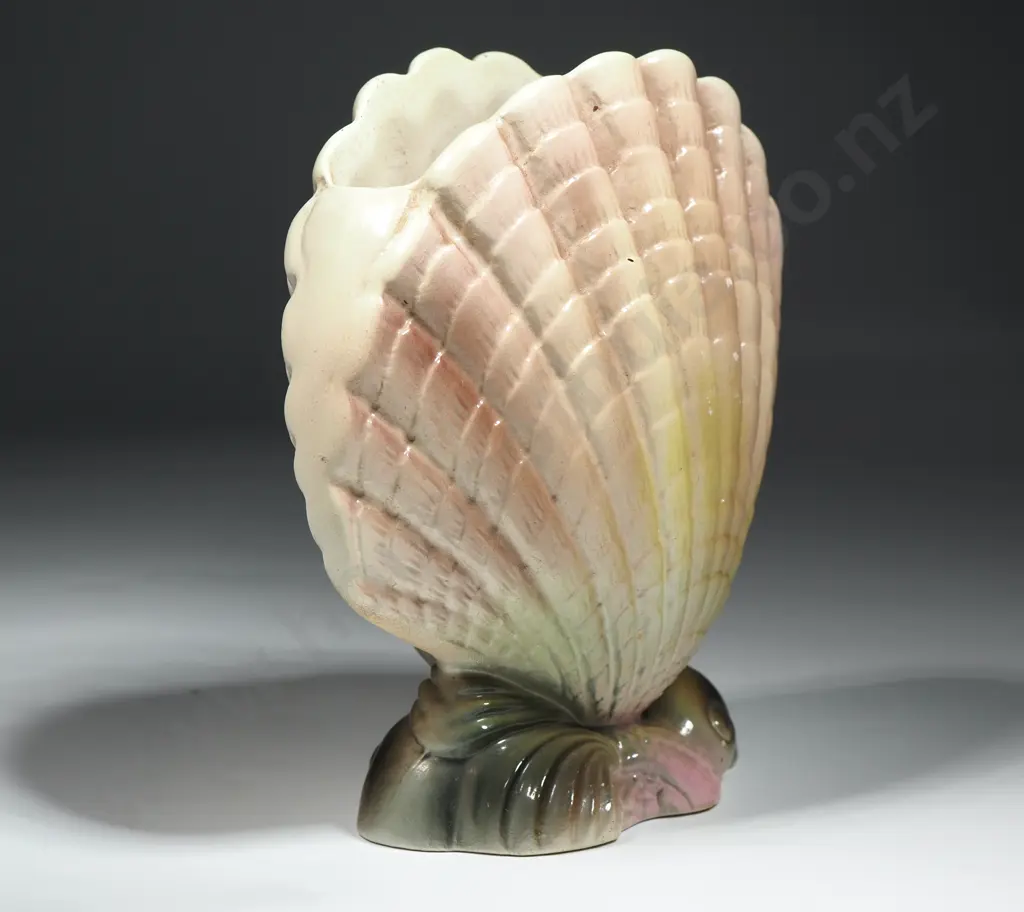 Crown Lynn Shape 631 Shell Vase Image 1++