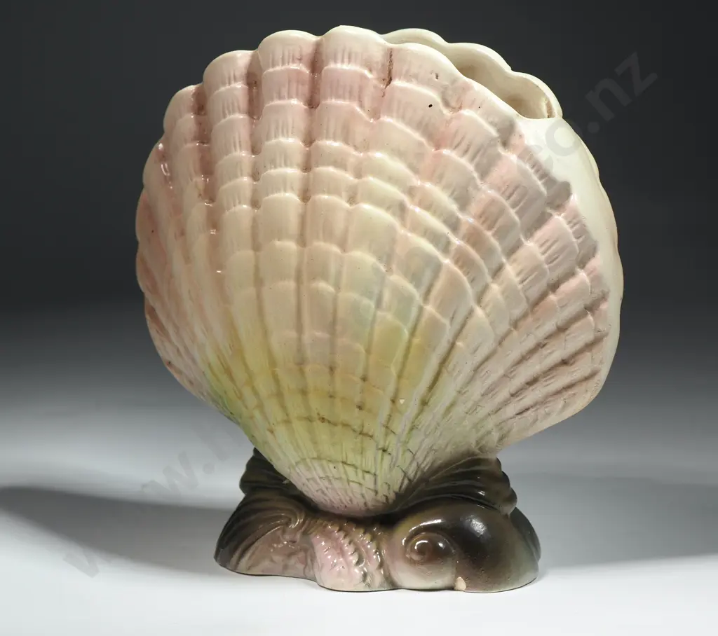 Crown Lynn Shape 631 Shell Vase Image 1++