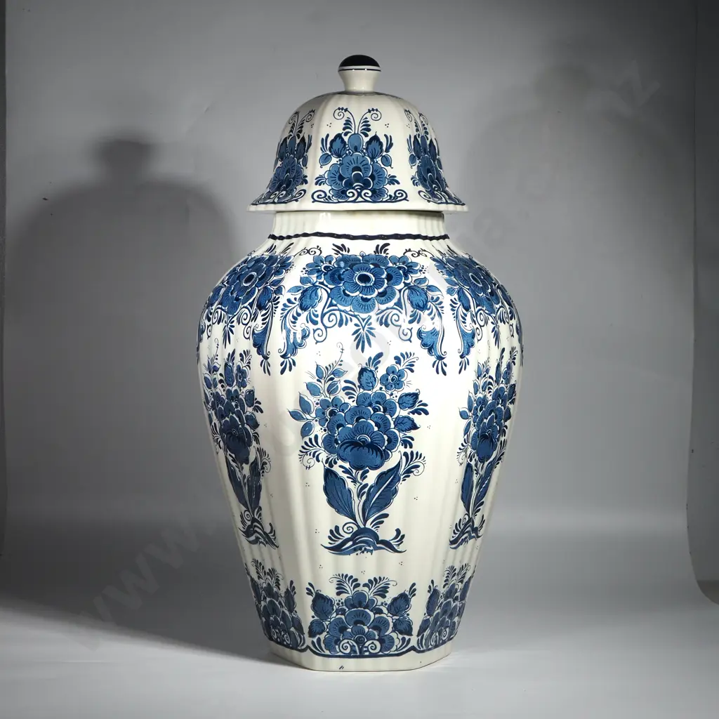 Large Hexagonal Delft Blue & White Lidded Jar Image 1++