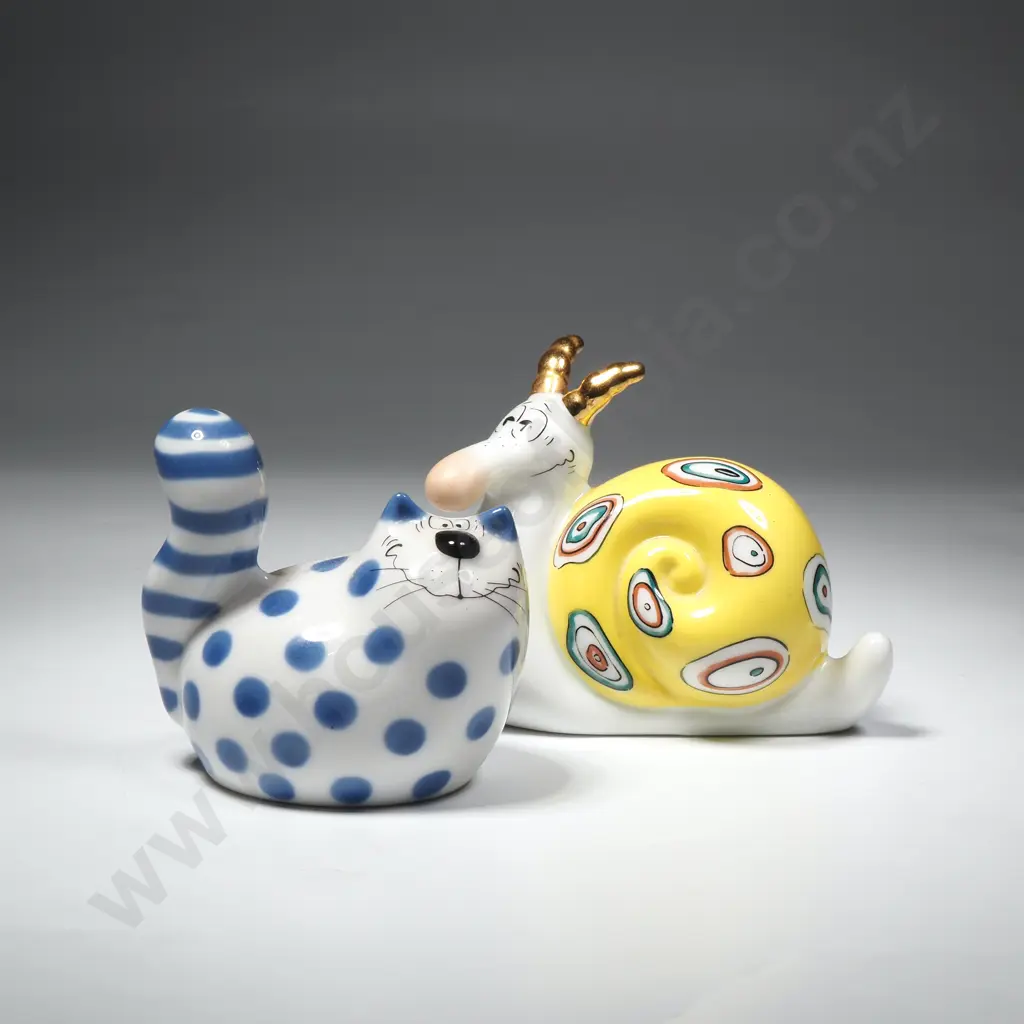 Goebol Porcelain Snail & Cat Salt or Pepper Shakers Image 1++