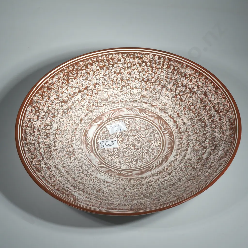 Keum Sun Lee Deep  Terracotta Shallow Footed Dish w Allover White Slip & Daisy Pattern on a Brown Ground Image 1++