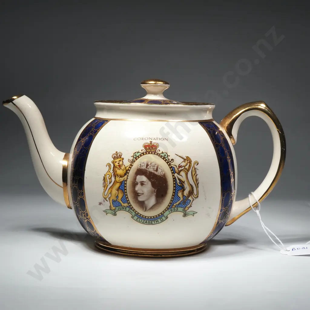 Ringtons Ltd Ceramic Teapot Commemorating the Coronation of Elizabeth 11 Image 1++