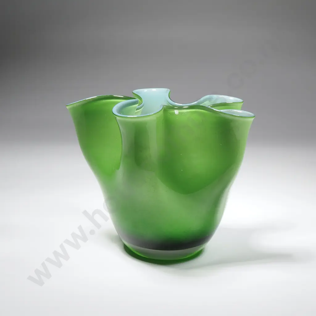 Vintage Apple Green Art Glass Handkerchief  Vase Image 1++