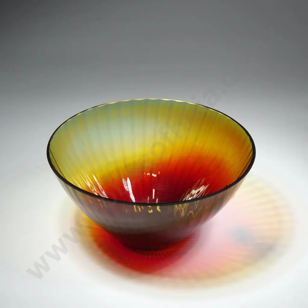 Amberina Glass Bowl w Red to Yellow Ombre Colouring Image 1++