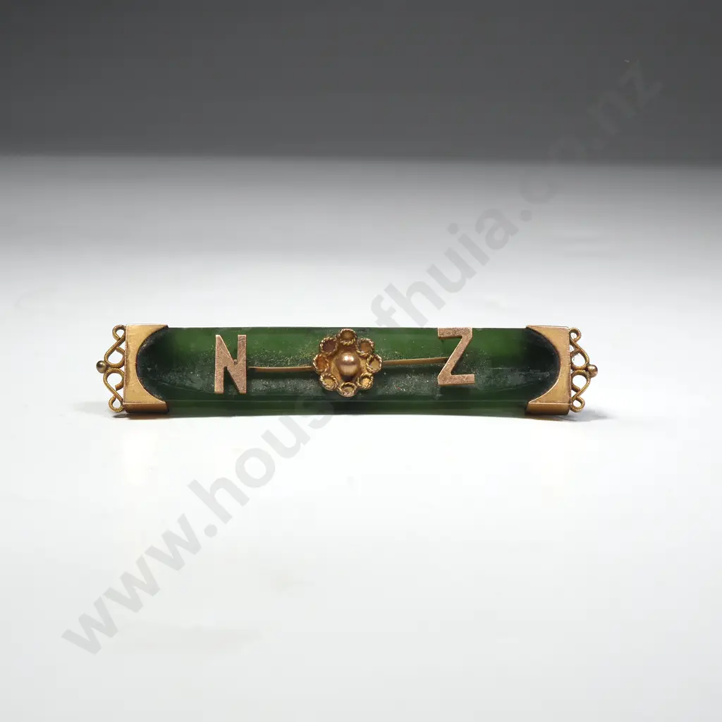 Colonial New Zealand 9ct Gold & Greenstone Bar Brooch Image 1++