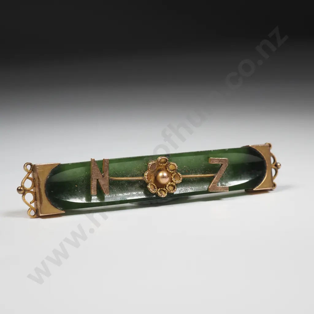 Colonial New Zealand 9ct Gold & Greenstone Bar Brooch Image 1++