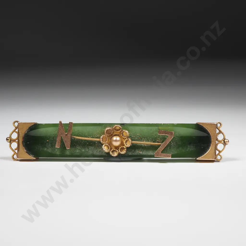 Colonial New Zealand 9ct Gold & Greenstone Bar Brooch Image 1++