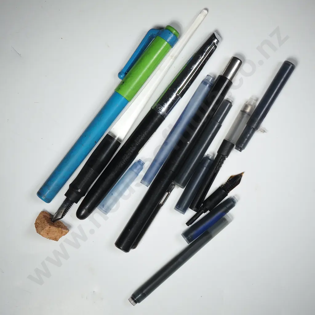 Large Assortment Pens Image 1++
