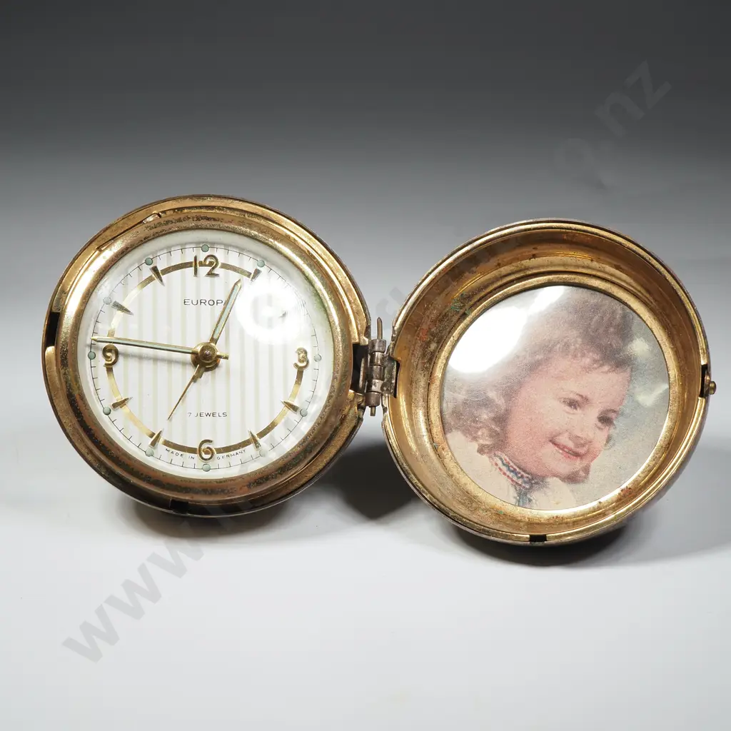 Vintage Europa 7 Jewels Alarm Clock In The Form Of A World Globe Image 1++