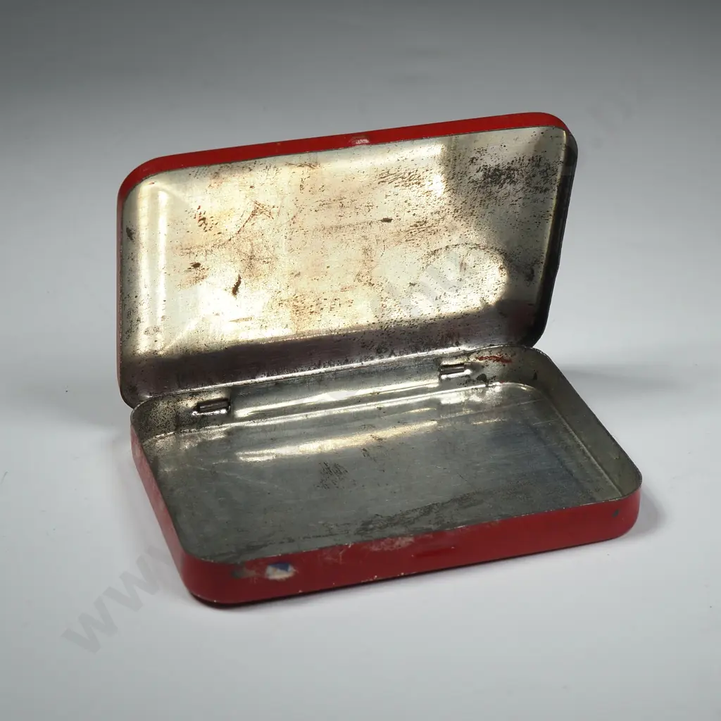 'Worm Cakes' Tin Image 1++