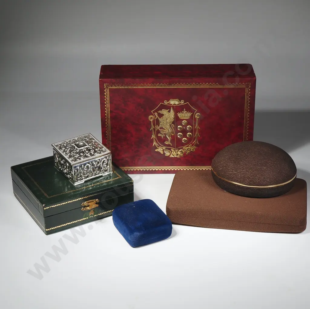 Collection of Jewellery Boxes of Various Sizes Image 1++