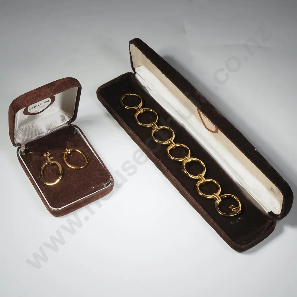 Oroton Gold Tone Link Bracelet & Earrings In Original Boxes Image 1++