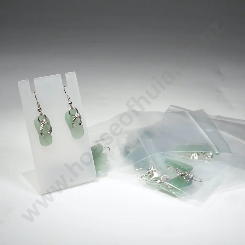 Nine Pairs of Jade Hook Earring in the form of Jandals Image 1++