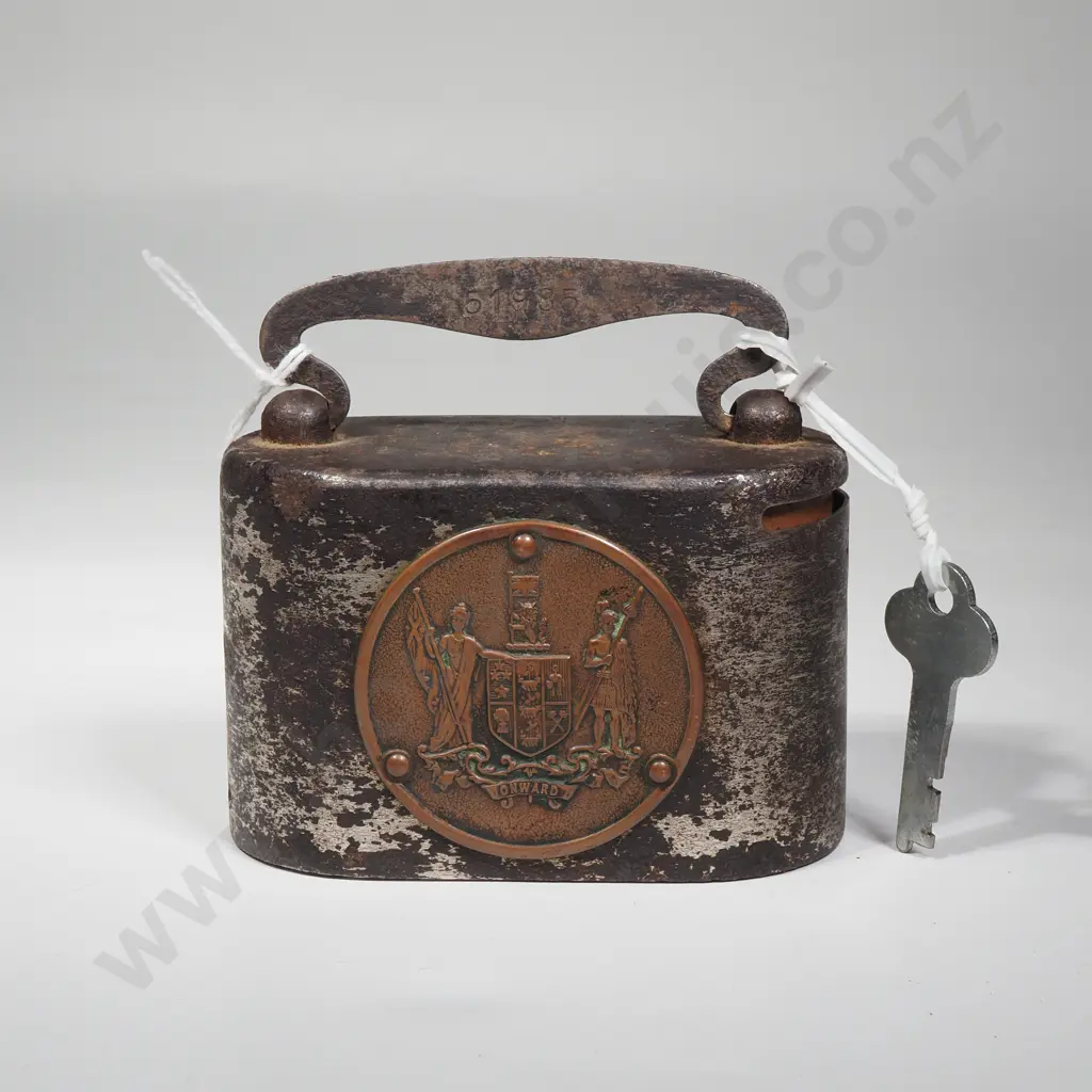 NZ Post Office Savings Bank Money Bank  Featuring the NZ Coat of Arms Manufactured by Fiscus Ltd Image 1++