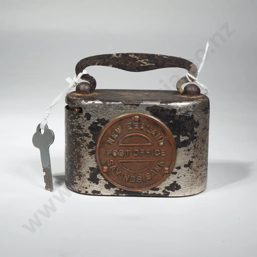 NZ Post Office Savings Bank Money Bank  Featuring the NZ Coat of Arms Manufactured by Fiscus Ltd Image 1++